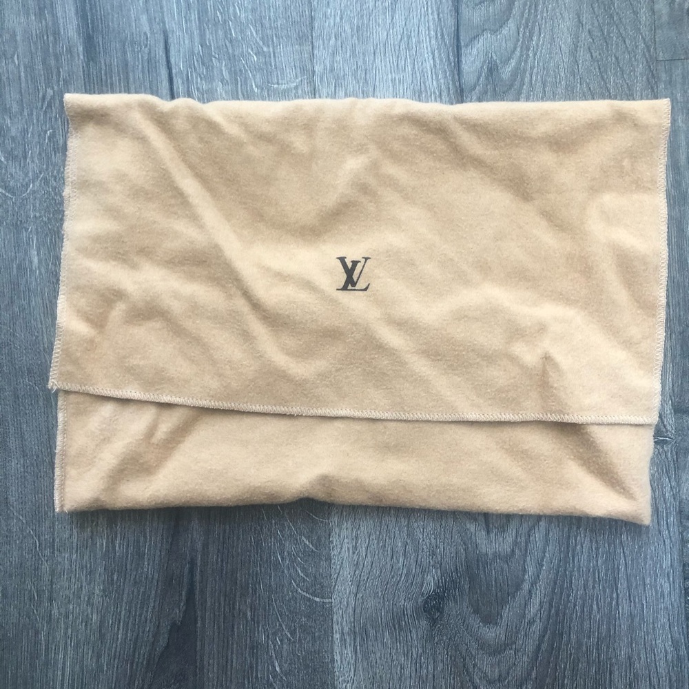 Dust bag